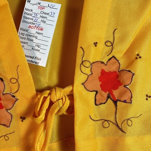 Vintage S 70’s shrug with butterfly sleeves. Hand embroidered front and sleeve - Picture 2 of 4